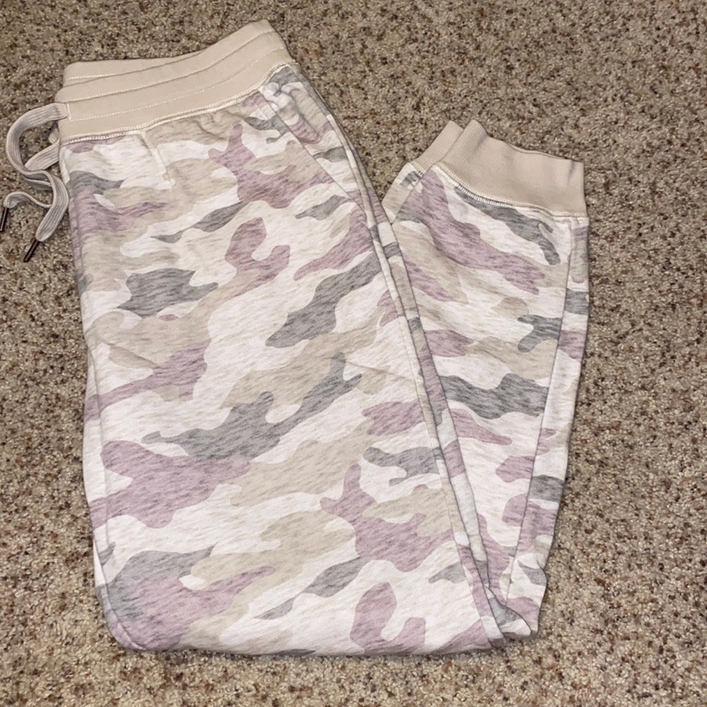 Women’s mid rise joggers
